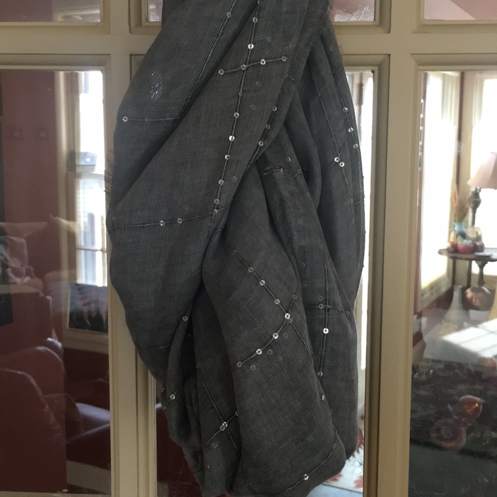 Scarf - Picture 3 of 4